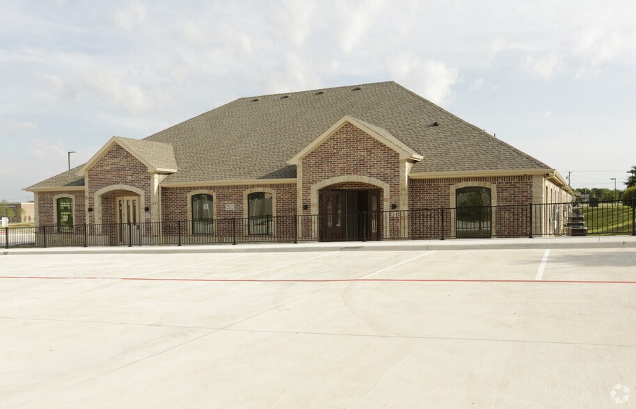 318 W FM 544, Murphy, TX for sale - Primary Photo - Image 1 of 53