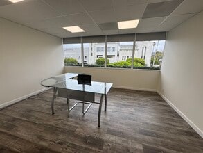 8300-8304 Beverly Blvd, Los Angeles, CA for lease Building Photo- Image 1 of 13