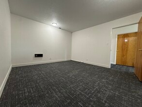 2051 Hilltop Dr, Redding, CA for lease Building Photo- Image 2 of 3