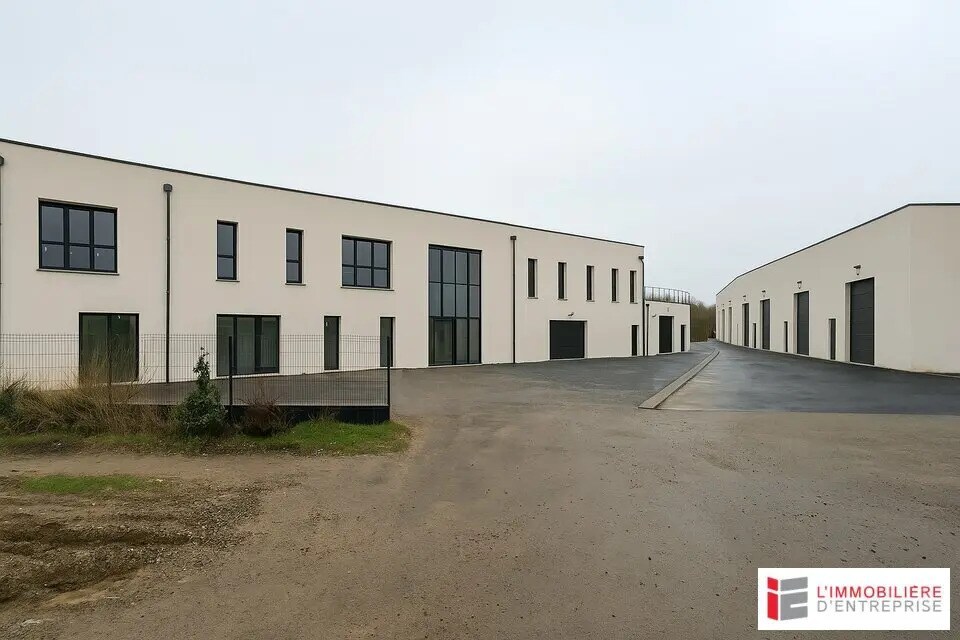 Industrial in Noyal-Châtillon-sur-Seiche for lease Building Photo- Image 1 of 8