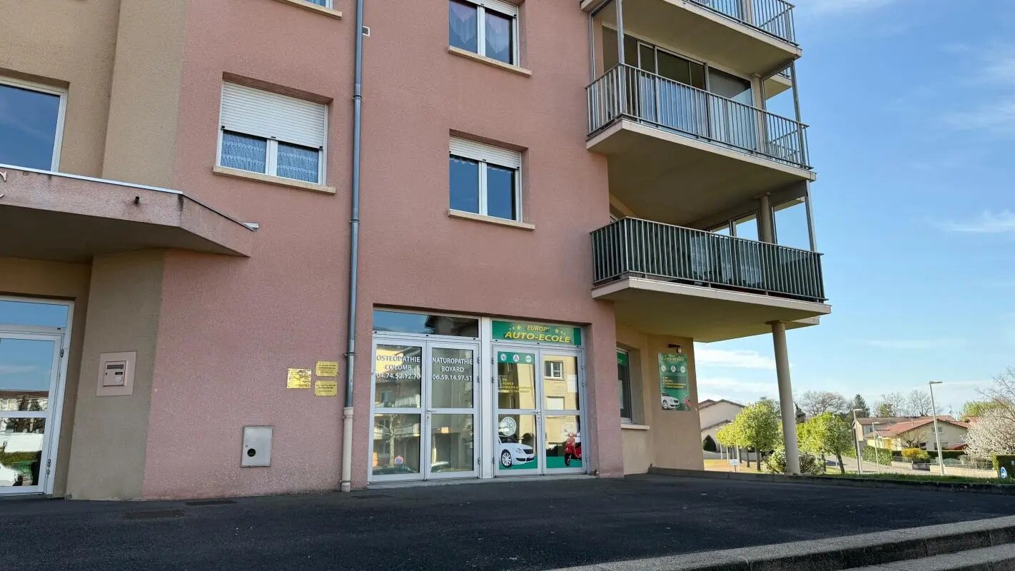 Flex in Péronnas for lease Building Photo- Image 1 of 7