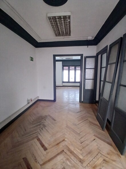 Retail in Madrid, Madrid for lease - Building Photo - Image 3 of 8