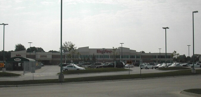 5050 Edgewood Rd NE, Cedar Rapids, IA for sale - Primary Photo - Image 1 of 1