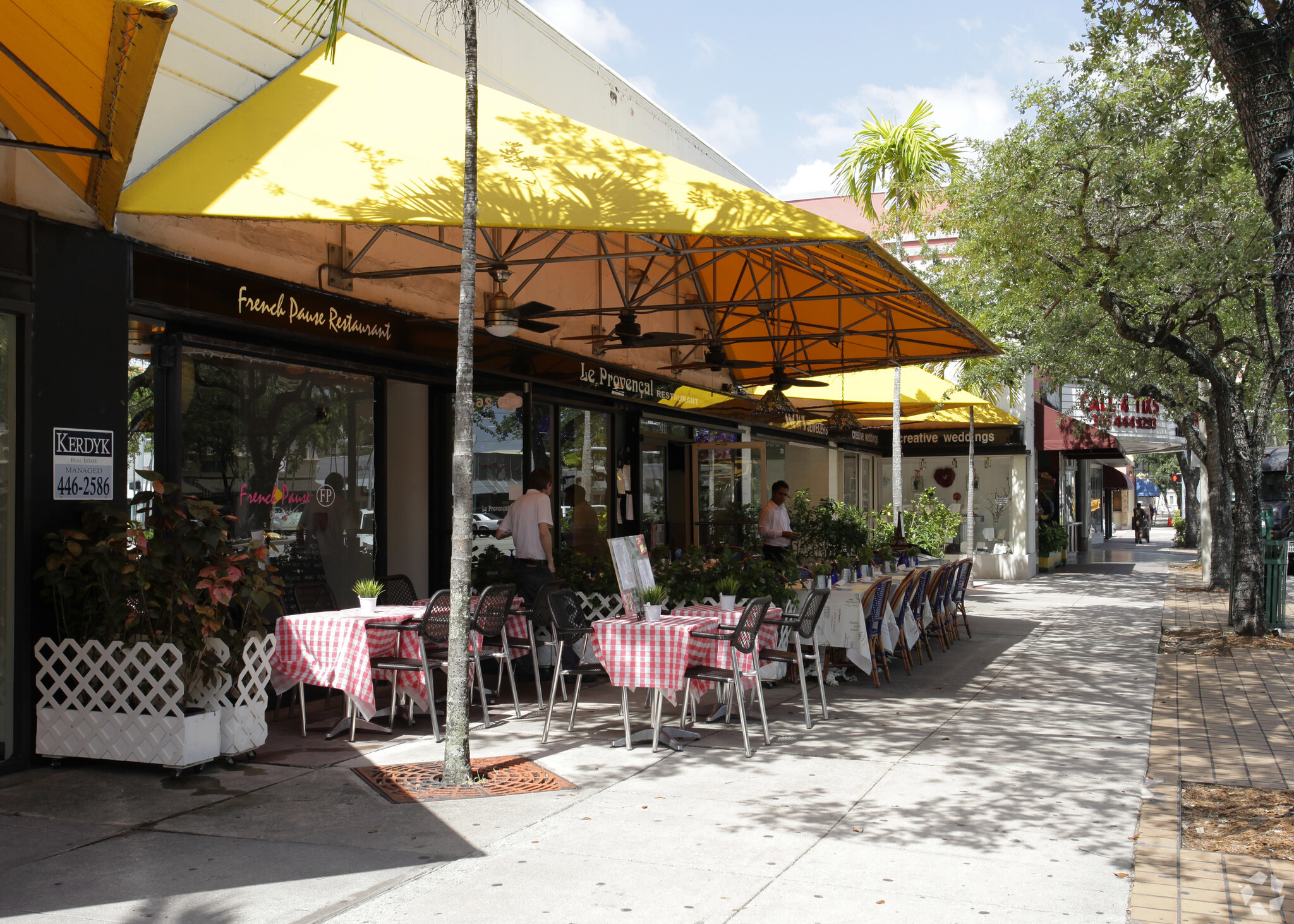 264-272 Miracle Mile, Coral Gables, FL for sale Primary Photo- Image 1 of 1