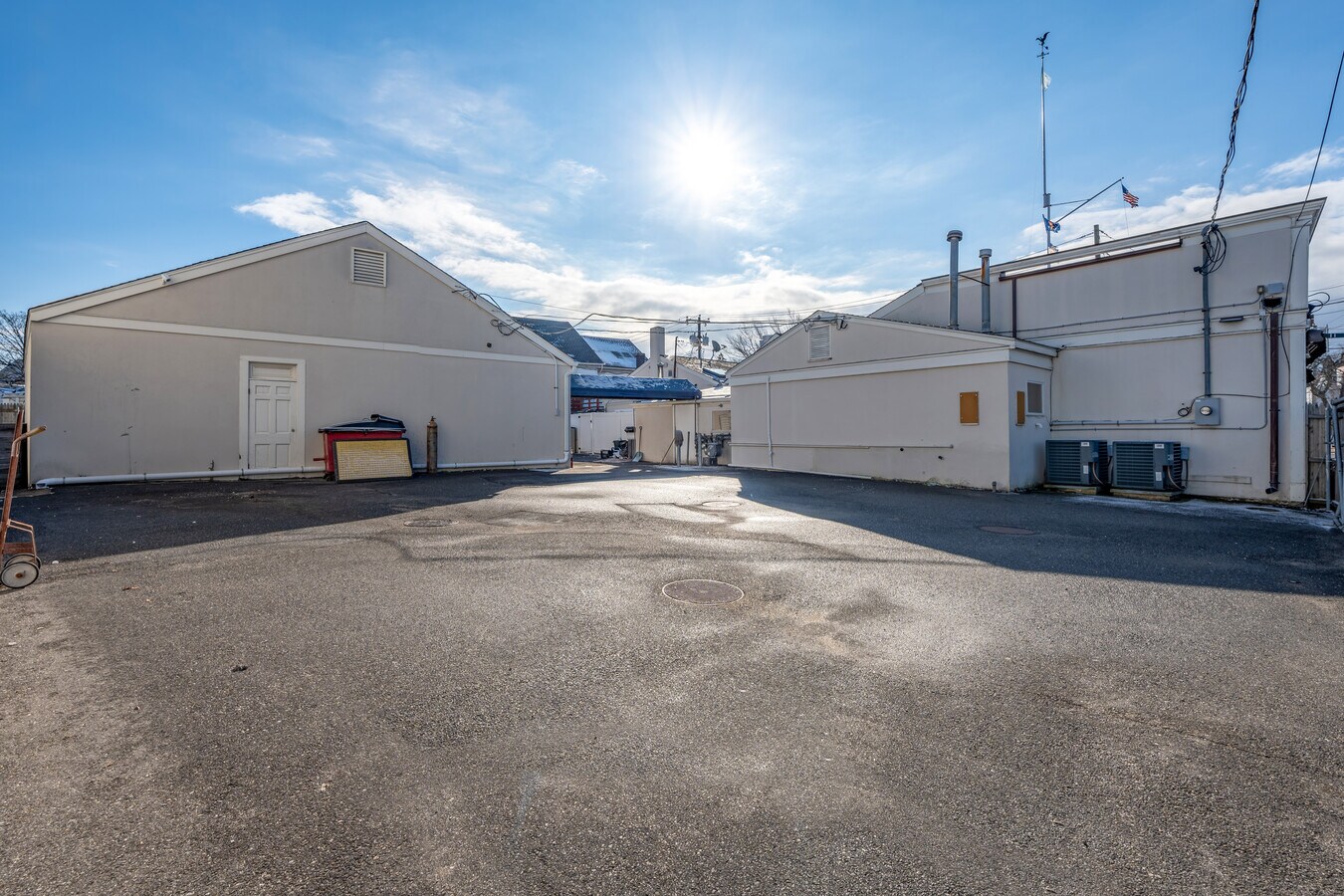 10 Windmill Ln, Southampton, NY 11968