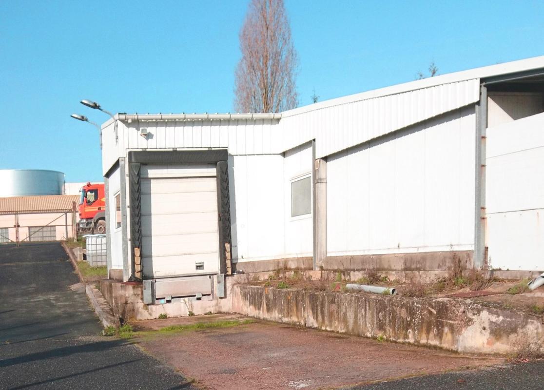 Flex in Dissay for sale Building Photo- Image 1 of 6