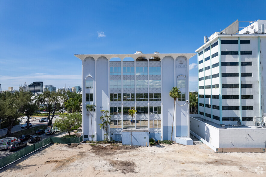 301 Arthur Godfrey Rd, Miami Beach, FL for lease - Building Photo - Image 3 of 6