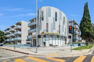 The Aqua Courtyard Suites - Retail Space