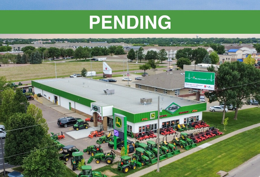 5220 S Grand Cir, Sioux Falls, SD for sale - Building Photo - Image 1 of 22