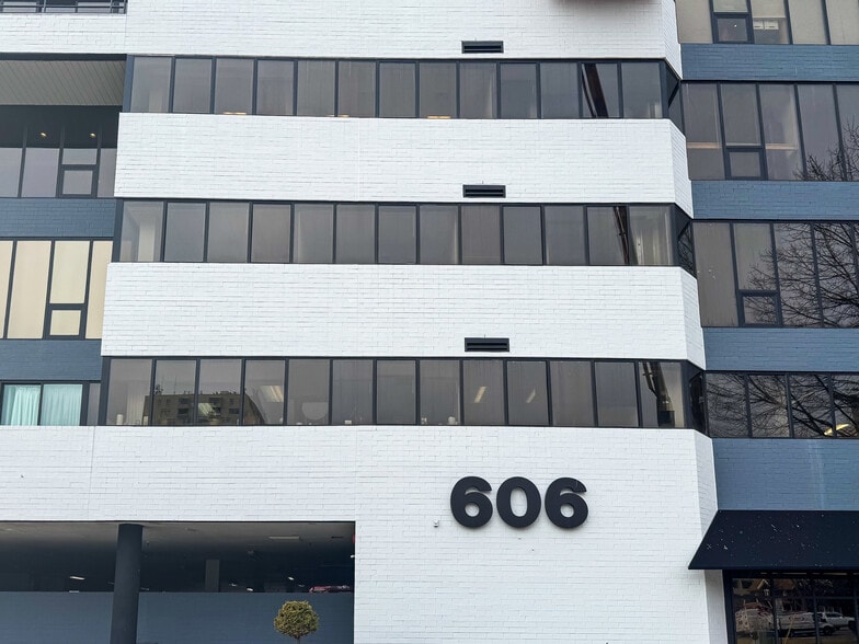 606 Baltimore Ave, Towson, MD for sale - Building Photo - Image 1 of 8