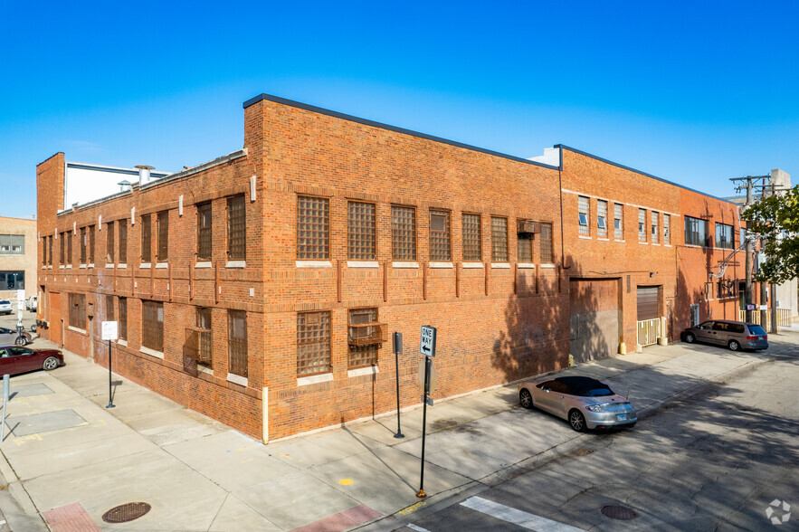 4006 W Belden Ave, Chicago, IL for lease - Building Photo - Image 1 of 6