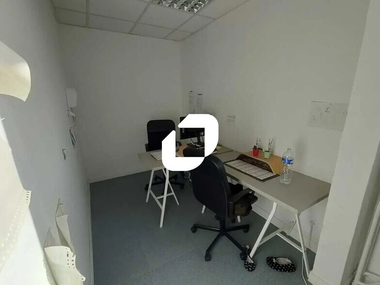 40-42 Rue Gabriel Péri, Le Plessis-Bouchard for lease - Interior Photo - Image 3 of 6