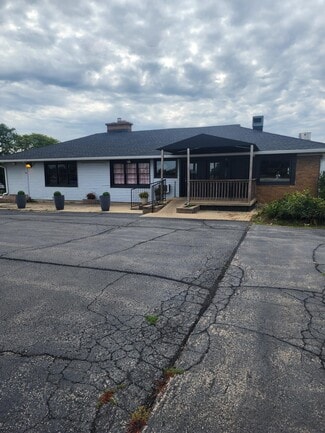 More details for 500 Lark St, Geneva, IL - Retail for Sale