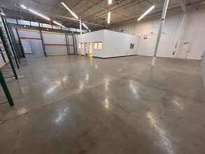 10949 E Peakview Ave, Englewood, CO for lease Interior Photo- Image 2 of 4