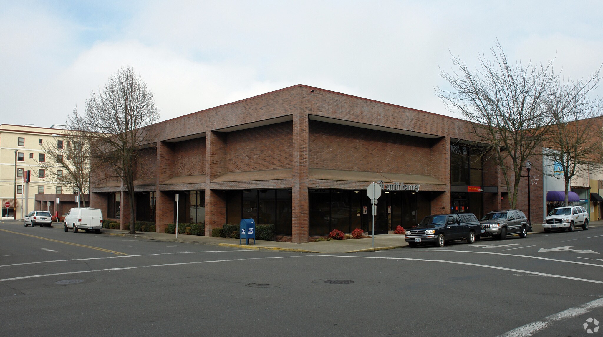 662-682 SE Jackson St, Roseburg, OR for sale Primary Photo- Image 1 of 1
