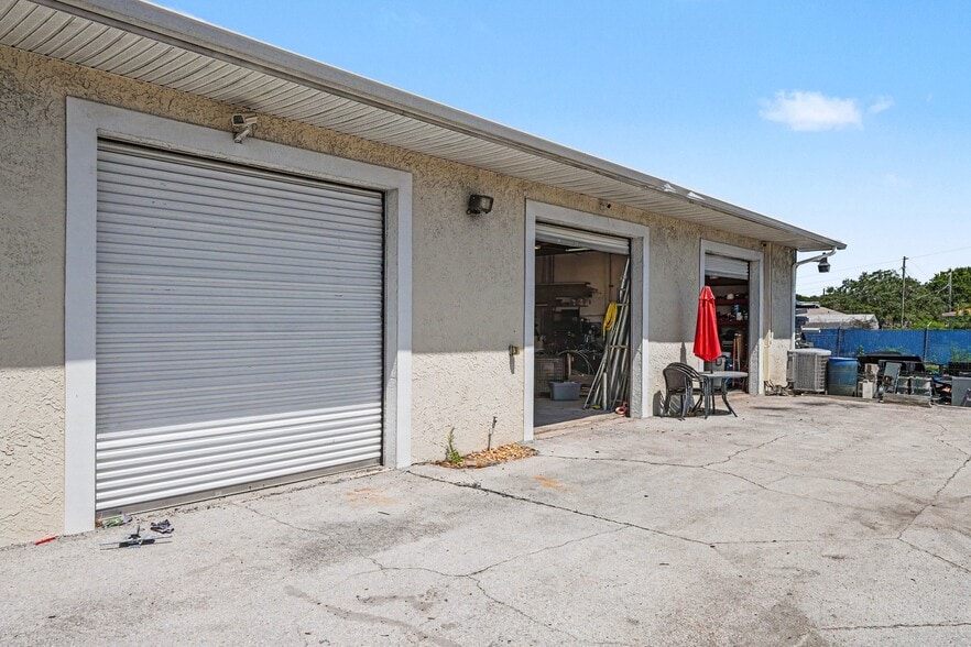 2012 Aurora Rd, Melbourne, FL for lease - Building Photo - Image 3 of 28