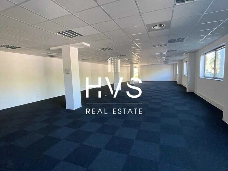 Office in Aix-en-Provence for lease - Building Photo - Image 3 of 14