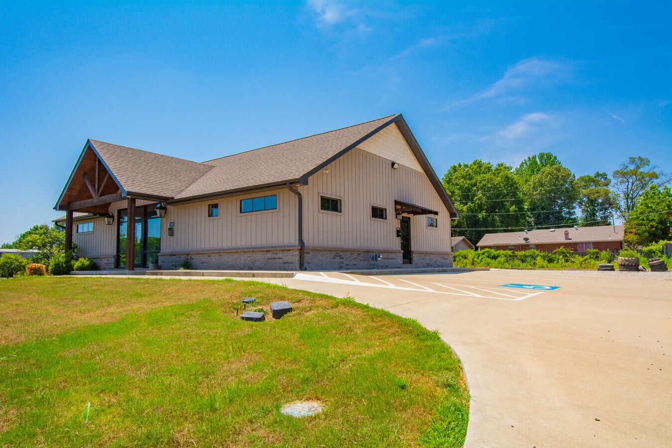 1009 S Redmond Rd, Jacksonville, AR 72076