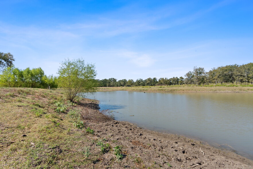 5501 Old Colony Line Rd, Lockhart, TX for sale - Building Photo - Image 2 of 42