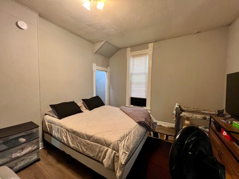 2502 Pine Ave, Mattoon, IL for sale - Building Photo - Image 2 of 39