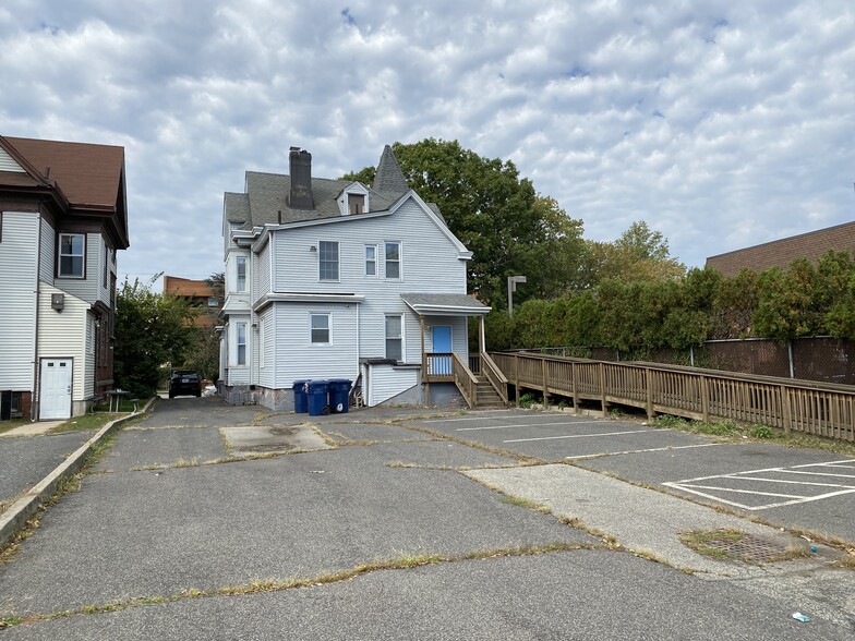 298 Union St, Hackensack, NJ for lease - Building Photo - Image 3 of 10