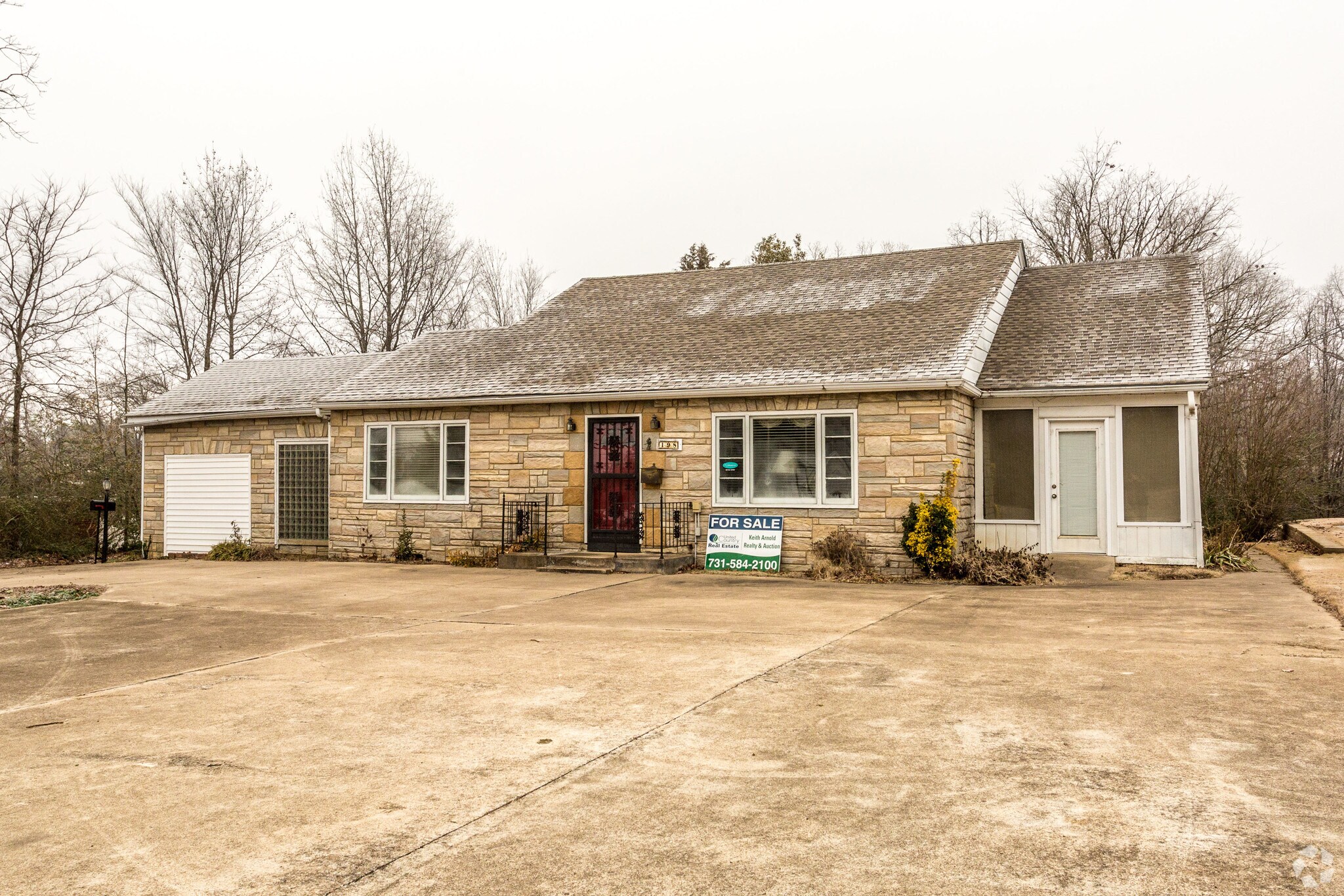 198 W Main St, Camden, TN for sale Primary Photo- Image 1 of 1