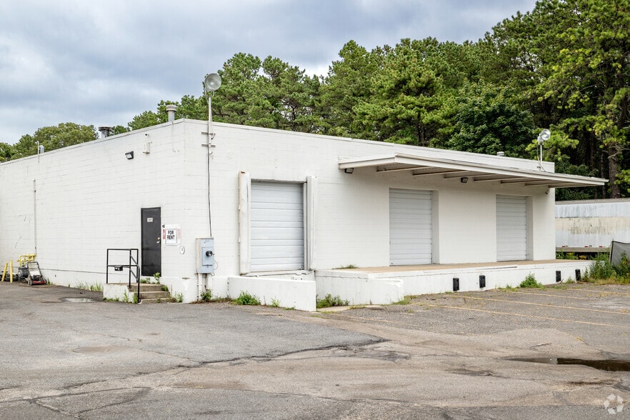 3669 Route 112, Coram, NY for lease - Building Photo - Image 3 of 6