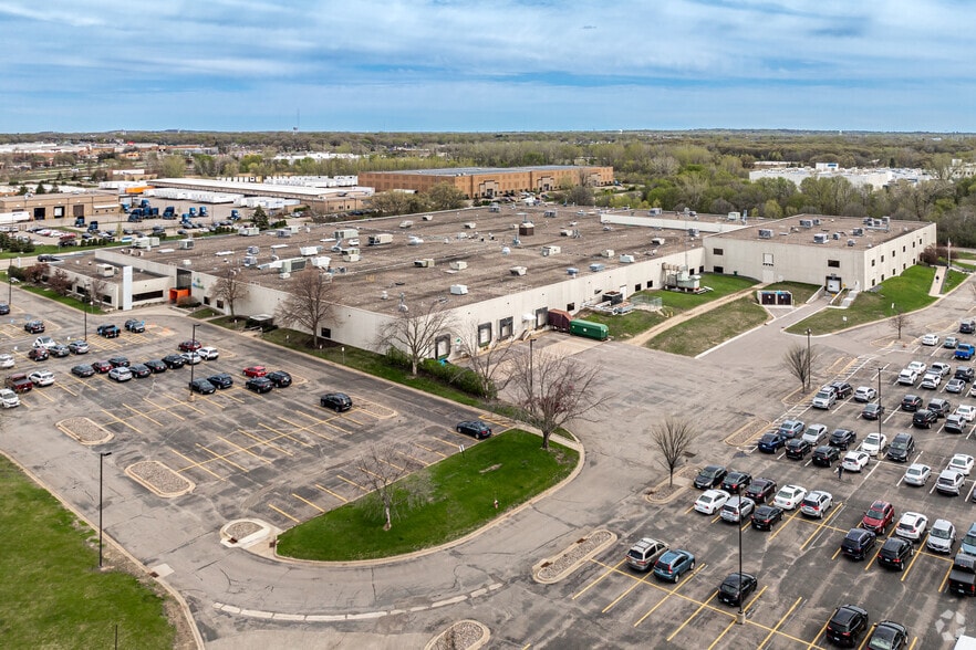8840-8880 Evergreen Blvd NW, Coon Rapids, MN for lease - Aerial - Image 2 of 9