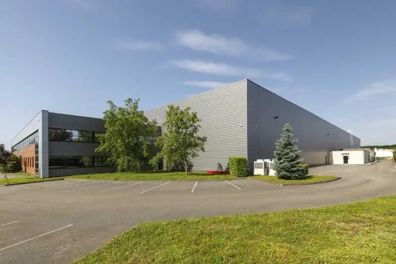 Flex in Miribel for lease - Building Photo - Image 2 of 14