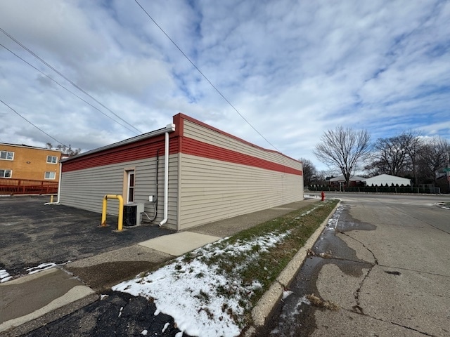 3001 Rochester Rd, Royal Oak, MI for lease - Building Photo - Image 2 of 12