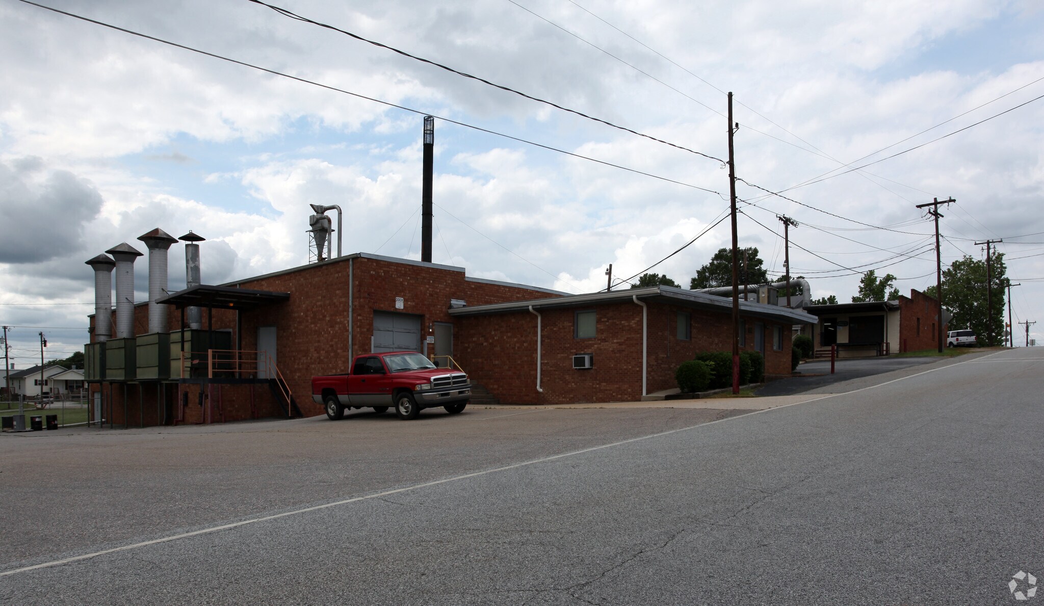 216 Woodbine St, High Point, NC for sale Primary Photo- Image 1 of 1
