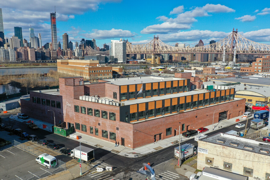 9-03 44th Rd, Long Island City, NY for sale - Building Photo - Image 1 of 1