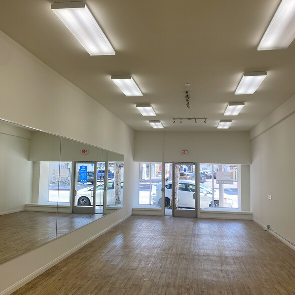 27-47 S Oak St, Ventura, CA for lease - Building Photo - Image 2 of 14