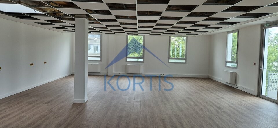 11 Rue Pascal, Bron for lease - Interior Photo - Image 2 of 6