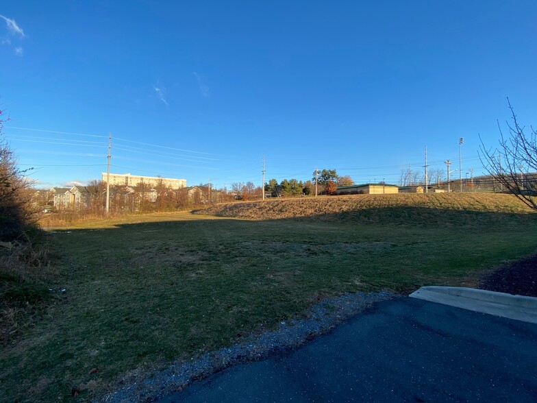 1001 Port Republic Rd, Harrisonburg, VA for sale - Building Photo - Image 3 of 7