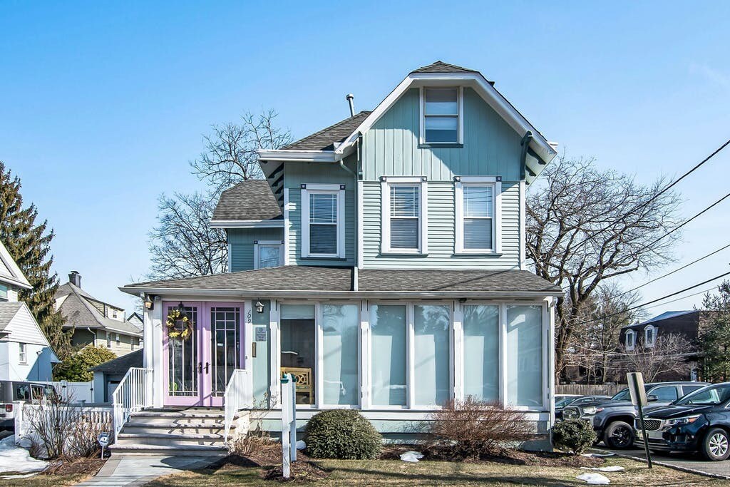 109 Valley Rd, Montclair, NJ 07042