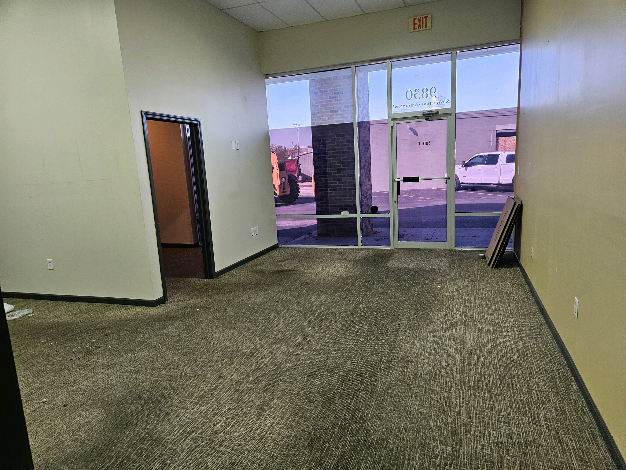 9830 N Michigan Rd, Carmel, IN for lease Lobby- Image 1 of 4