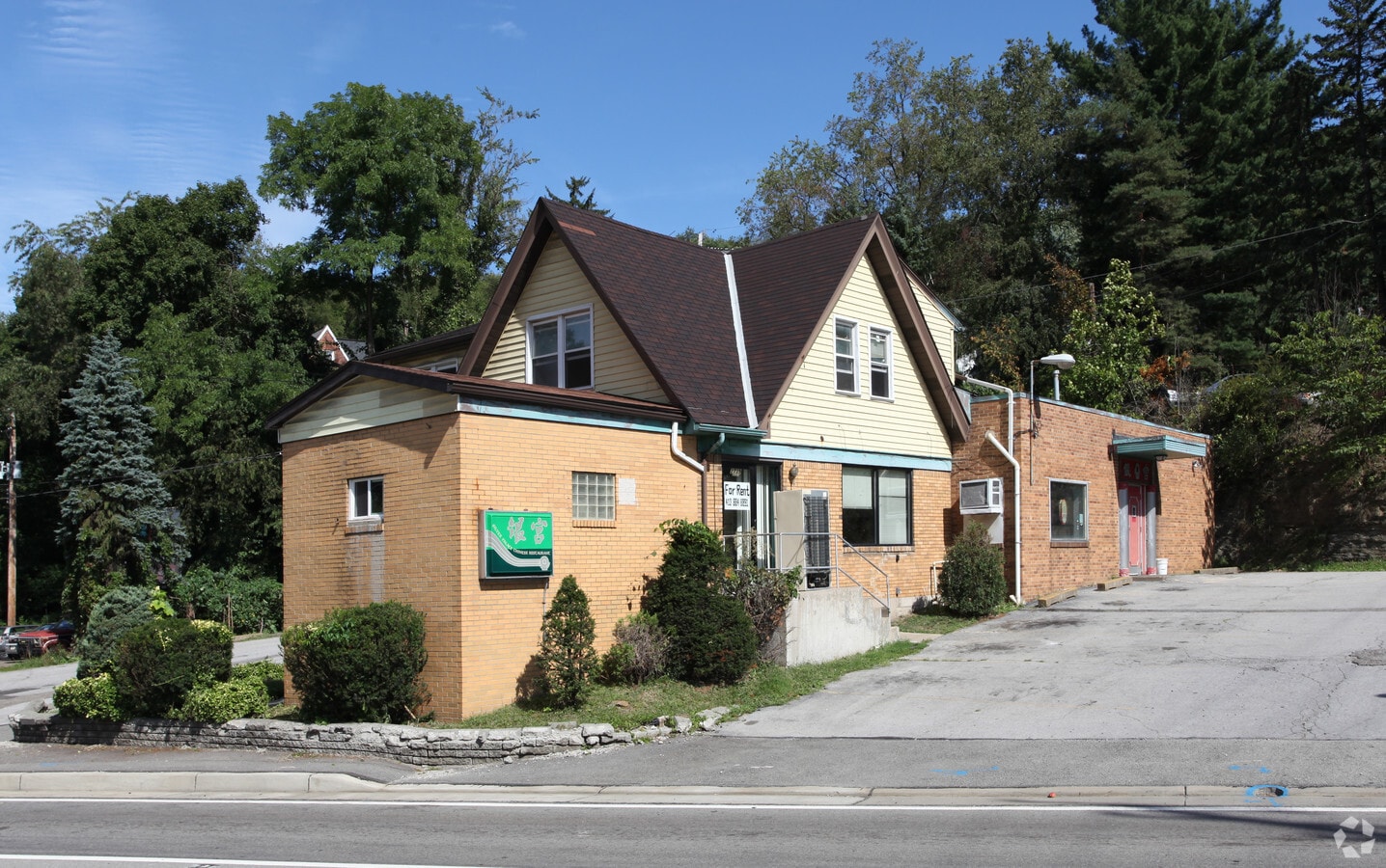 2739 Library Rd, Pittsburgh, PA 15234