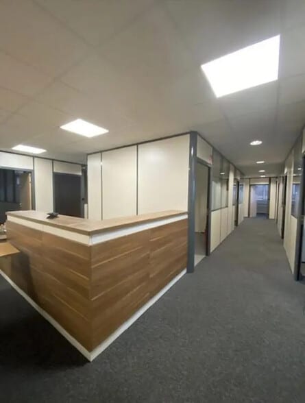 Office in Le Havre for lease - Interior Photo - Image 2 of 4