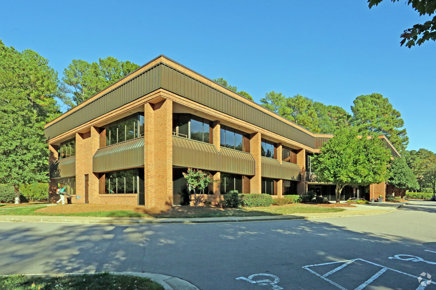 113 Edinburgh Dr S, Cary, NC for lease - Building Photo - Image 1 of 34