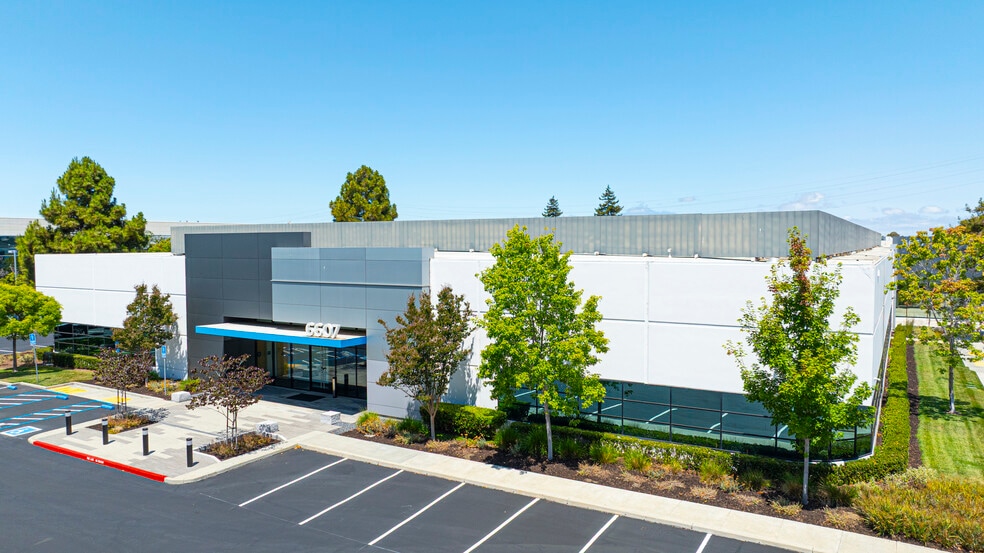6607-6657 Kaiser Dr, Fremont, CA for lease - Building Photo - Image 1 of 14