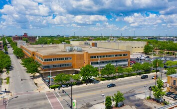 100 N Western Ave, Chicago, IL - aerial  map view