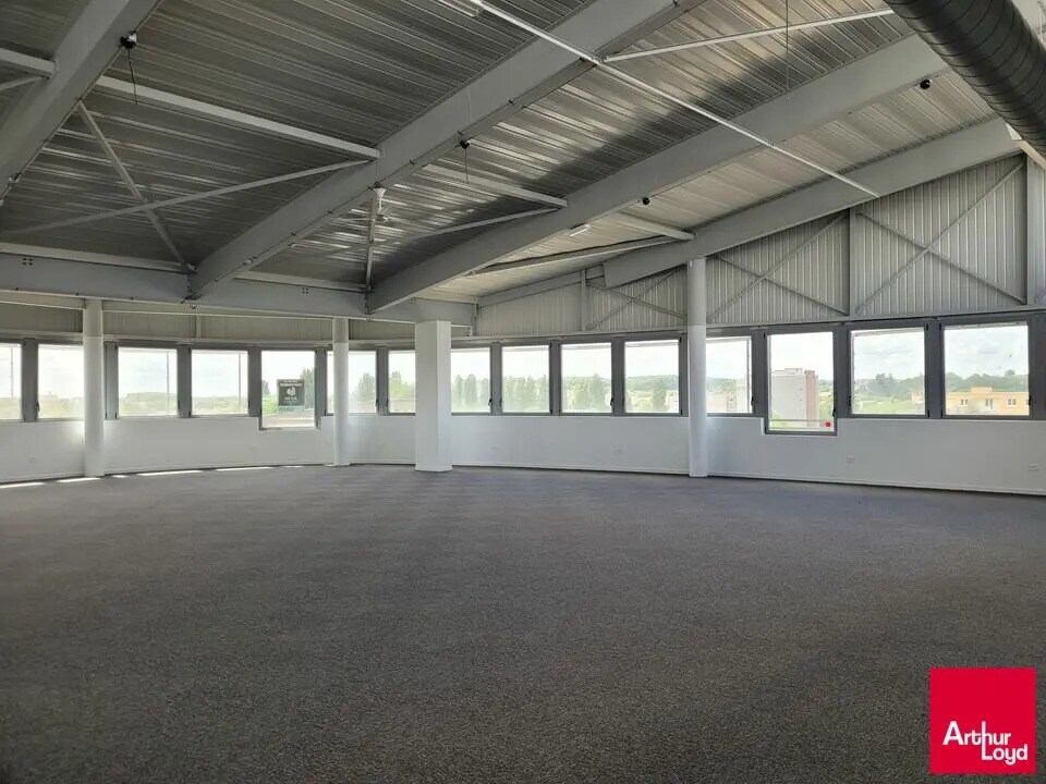 Office in Le Mans for lease Interior Photo- Image 1 of 5