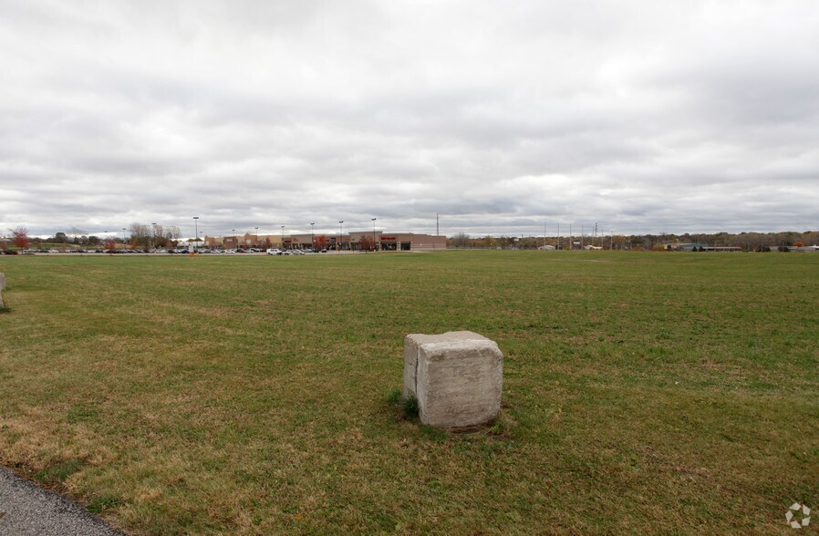 3301 W Kimberly Rd, Davenport, IA for lease - Building Photo - Image 2 of 2