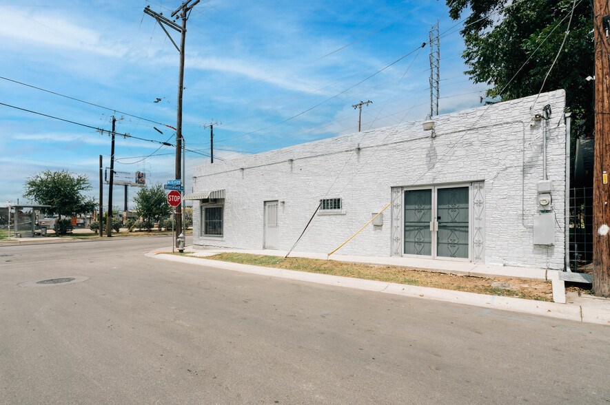 1020 Roosevelt Ave, San Antonio, TX for sale - Building Photo - Image 2 of 23