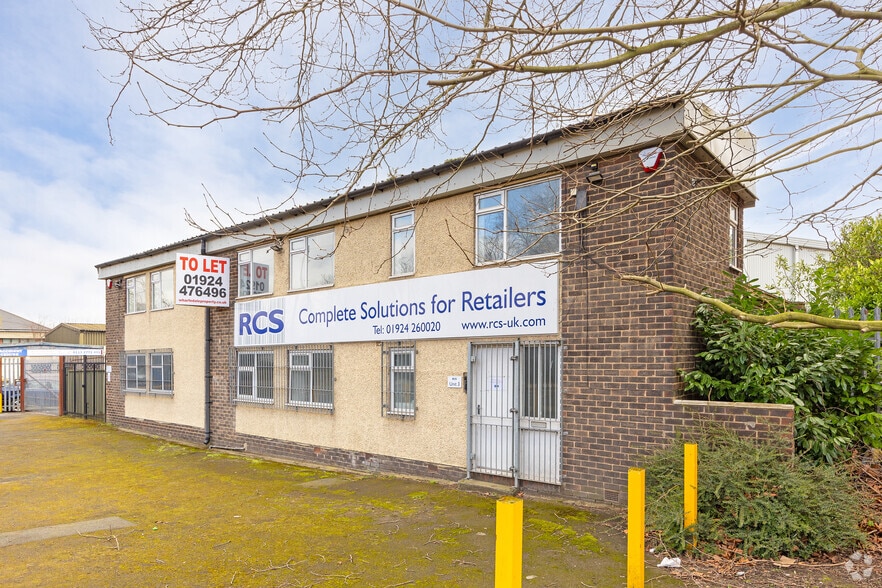 Wakefield Rd, Leeds for lease - Building Photo - Image 3 of 3