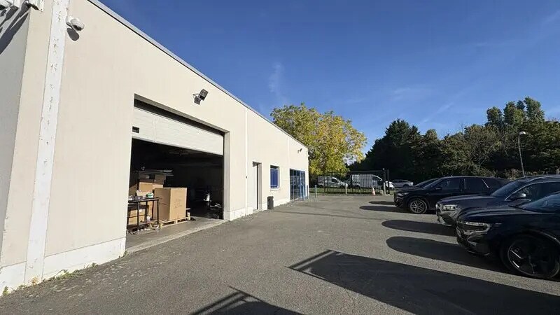 Office in Saint-Jean-de-Braye for lease - Building Photo - Image 2 of 8