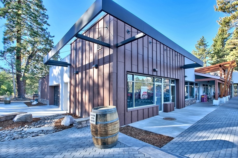 2042 Lake Tahoe Blvd, South Lake Tahoe, CA for lease - Building Photo - Image 2 of 7