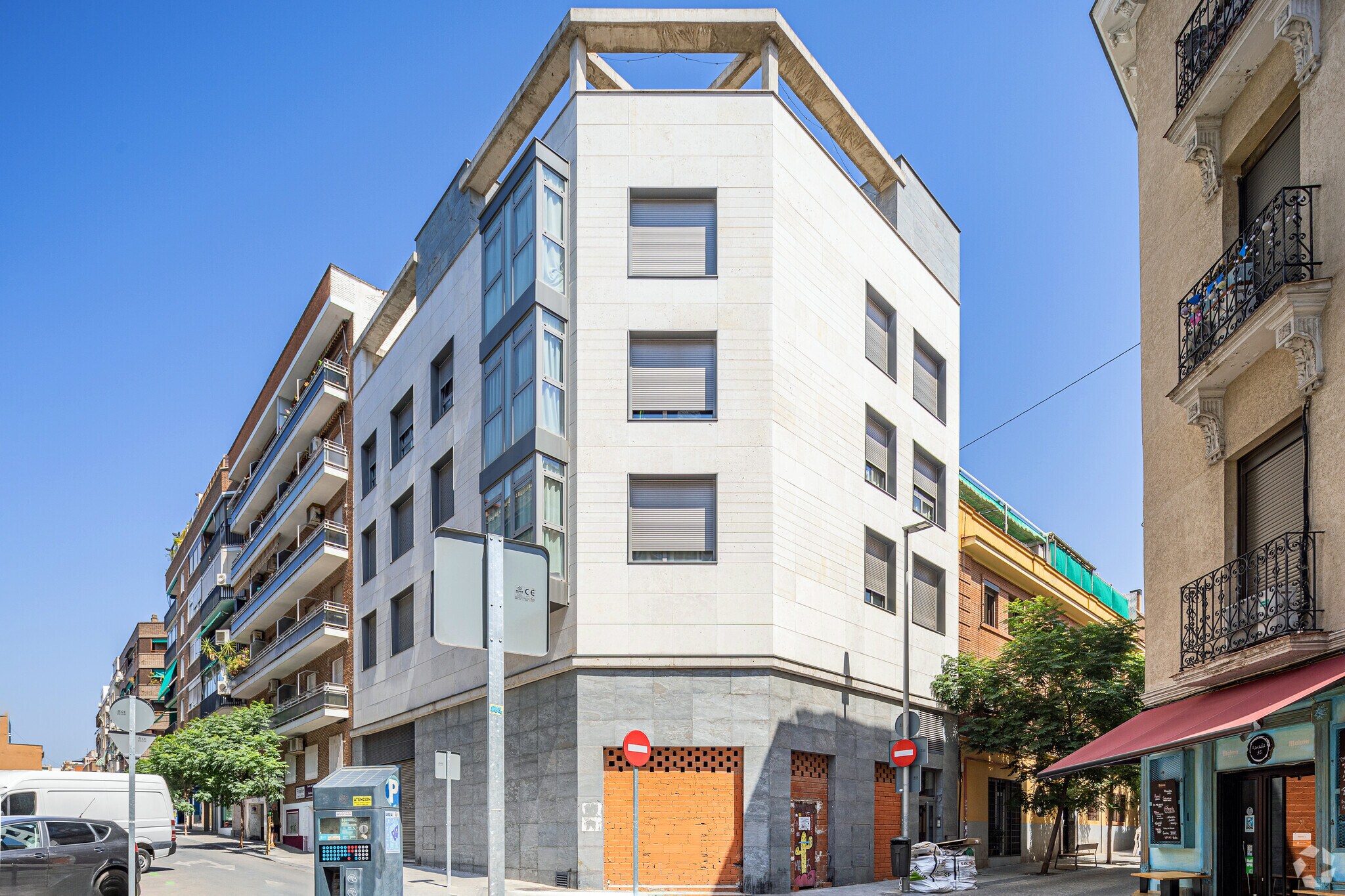 Calle Ardemans, 38, Madrid, Madrid for sale Primary Photo- Image 1 of 1
