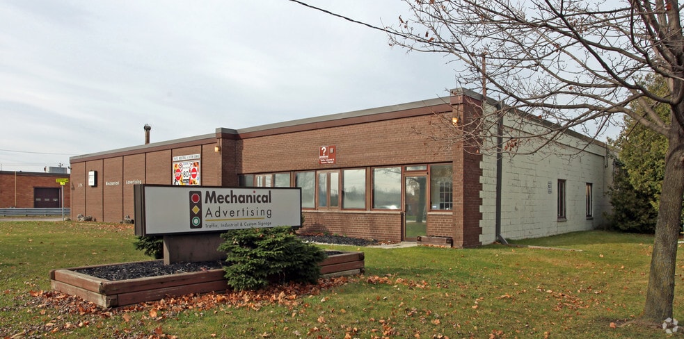 574 Wentworth St E, Oshawa, ON for sale - Building Photo - Image 3 of 3